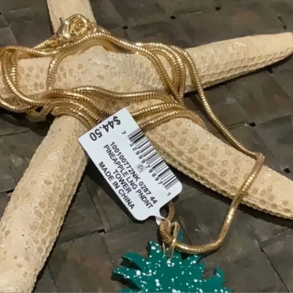 Anthrpologie Pineapple Yellow Gold Tone Pendant Necklace, NWT - Picture 5 of 9